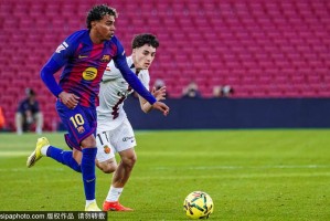 揭秘欧冠大战：巴萨与利物浦的战术博弈与球星故事